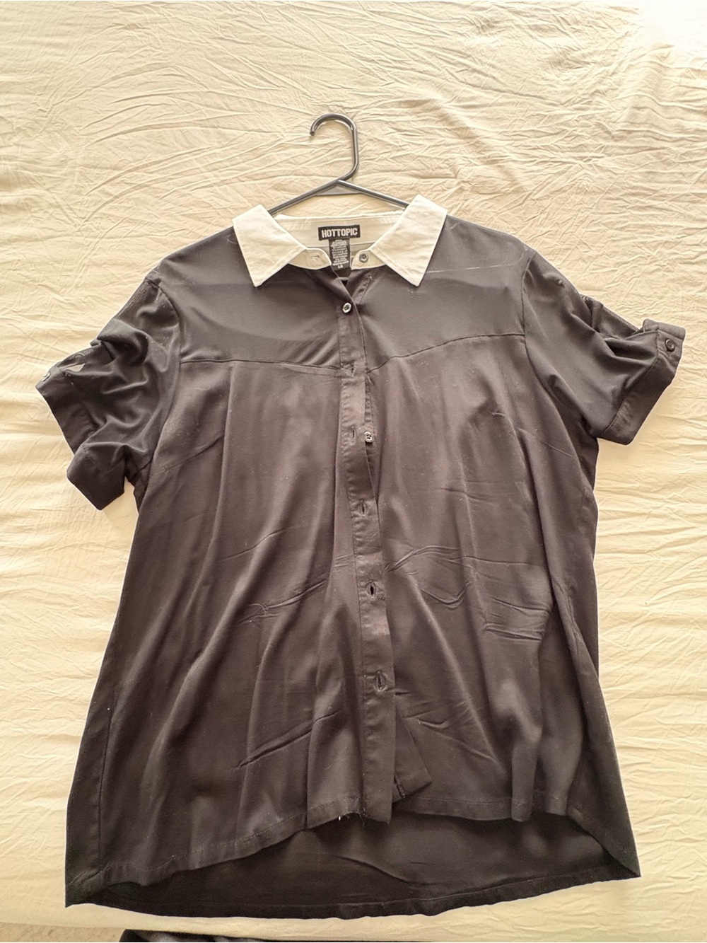Hot Topic Black Short-Sleeve Button-Down with White Contrast Collar